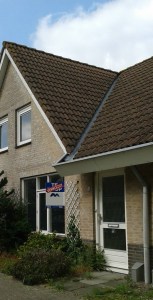 het huis verkocht sign - vertikaal